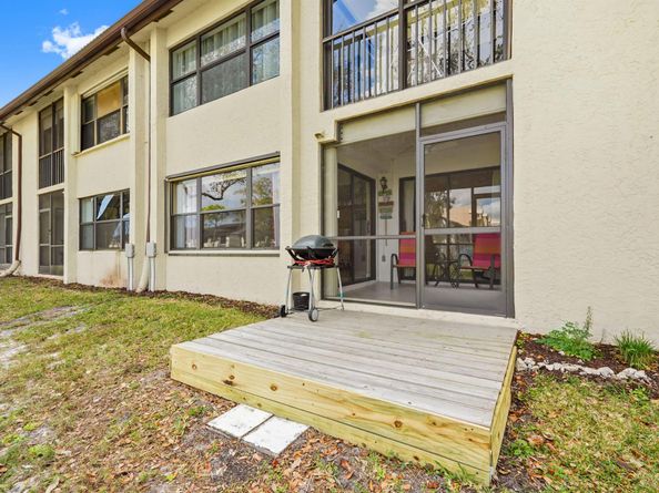 4745 E Lucerne Lakes Boulevard 103, Lake Worth FL 33467