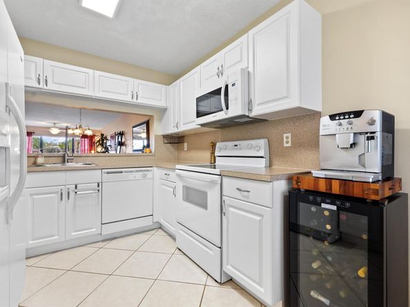 4745 E Lucerne Lakes Boulevard 103, Lake Worth FL 33467