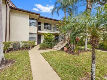 4745 E Lucerne Lakes Boulevard