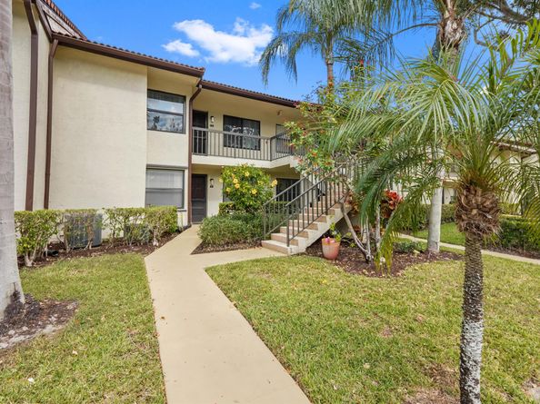 4745 E Lucerne Lakes Boulevard 103, Lake Worth FL 33467