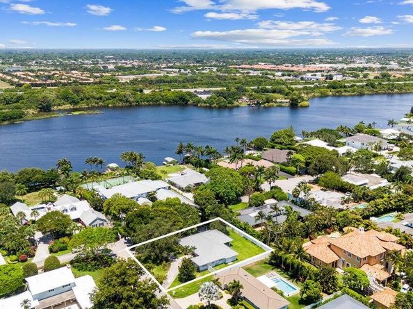 425 NW 18th Street, Delray Beach FL 33444