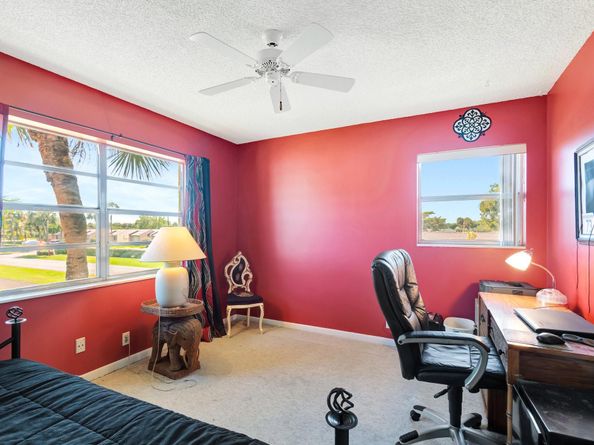 100 Lake Meryl Dr 201, West Palm Beach FL 33411