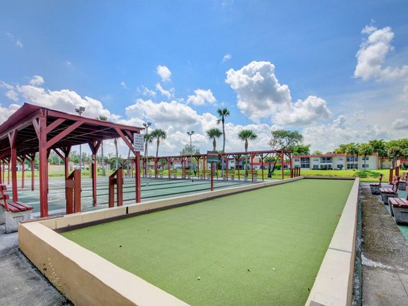 100 Lake Meryl Dr 201, West Palm Beach FL 33411