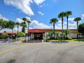 100 Lake Meryl Dr 201, West Palm Beach FL 33411