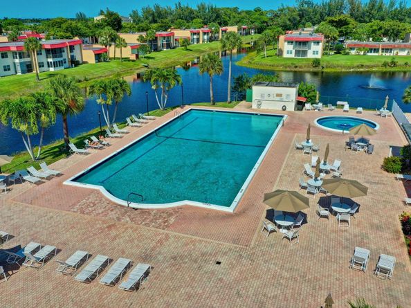 100 Lake Meryl Dr 201, West Palm Beach FL 33411