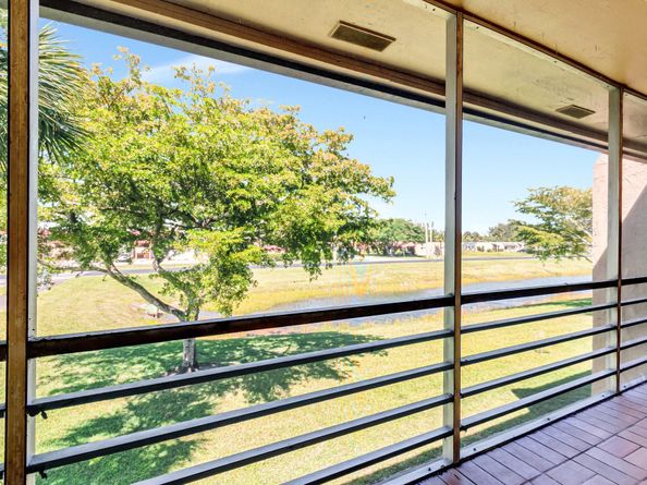 100 Lake Meryl Dr 201, West Palm Beach FL 33411