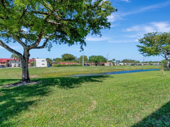 100 Lake Meryl Dr 201, West Palm Beach FL 33411