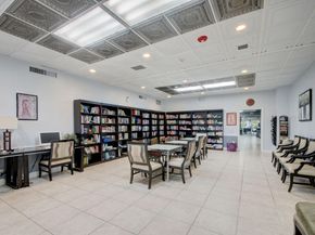 100 Lake Meryl Dr 201, West Palm Beach FL 33411