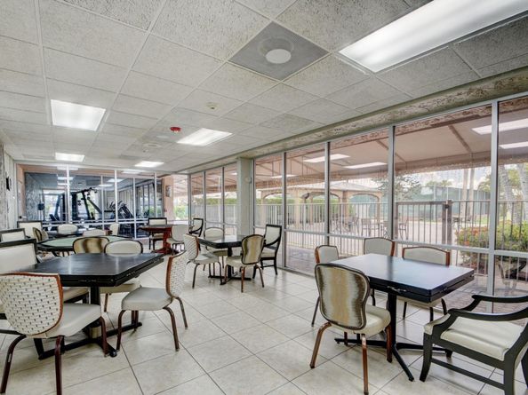 100 Lake Meryl Dr 201, West Palm Beach FL 33411