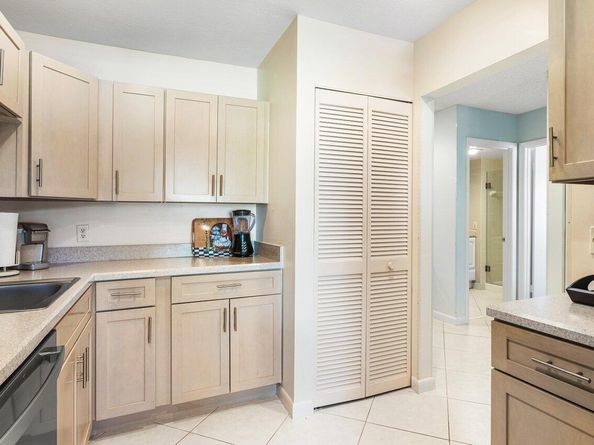 17 Stratford Drive F, Boynton Beach FL 33436