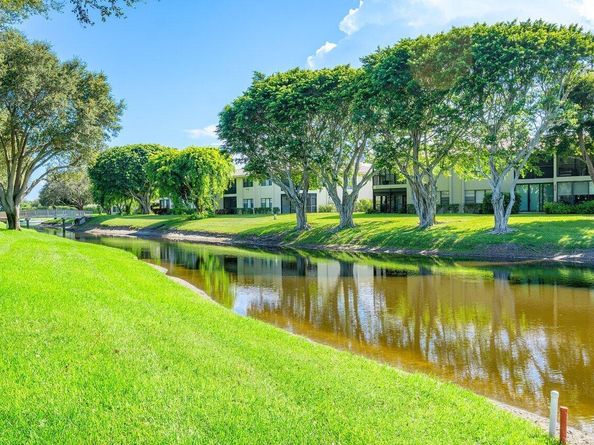 17 Stratford Drive F, Boynton Beach FL 33436