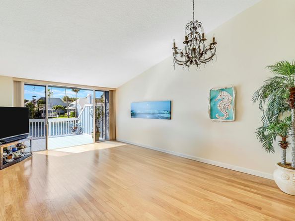 213 Ocean Dunes Circle, Jupiter FL 33477