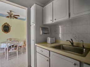 2000 NE 51st Ct 205, Fort Lauderdale FL 33308