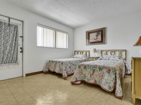 2000 NE 51st Ct 205, Fort Lauderdale FL 33308