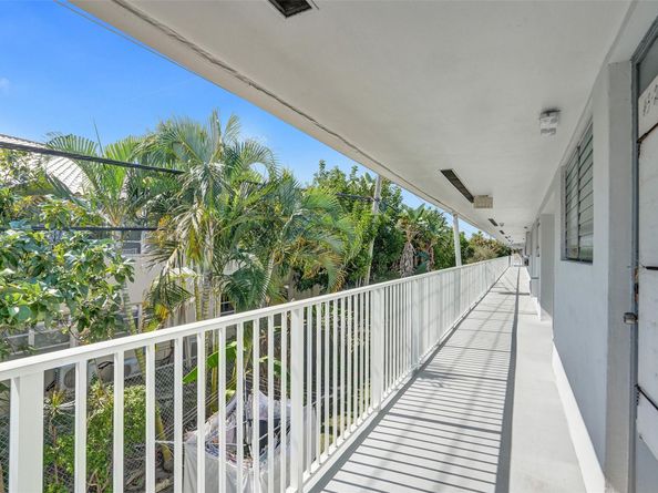 2000 NE 51st Ct 205, Fort Lauderdale FL 33308