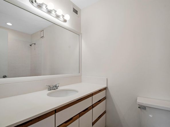 690 SE 23rd Avenue 3, Pompano Beach FL 33062