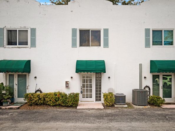 690 SE 23rd Avenue 3, Pompano Beach FL 33062