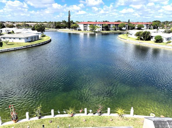 5809 NW 86th Ter, Tamarac FL 33321
