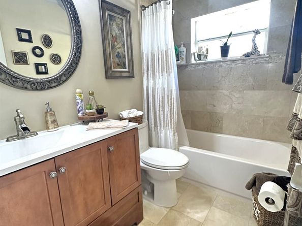 5809 NW 86th Ter, Tamarac FL 33321