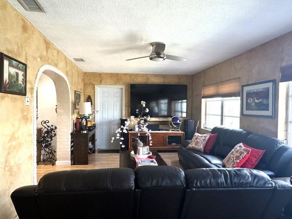 5809 NW 86th Ter, Tamarac FL 33321