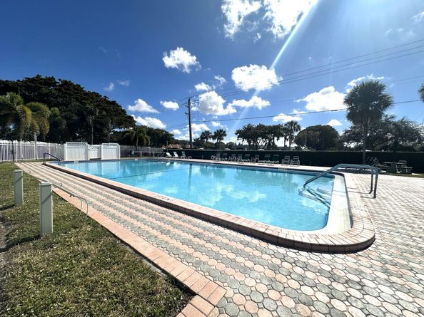 5809 NW 86th Ter, Tamarac FL 33321