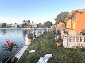5809 NW 86th Ter, Tamarac FL 33321