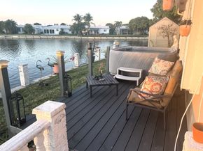 5809 NW 86th Ter, Tamarac FL 33321