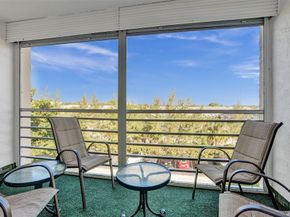 2831 Somerset Dr 414, Lauderdale Lakes FL 33311