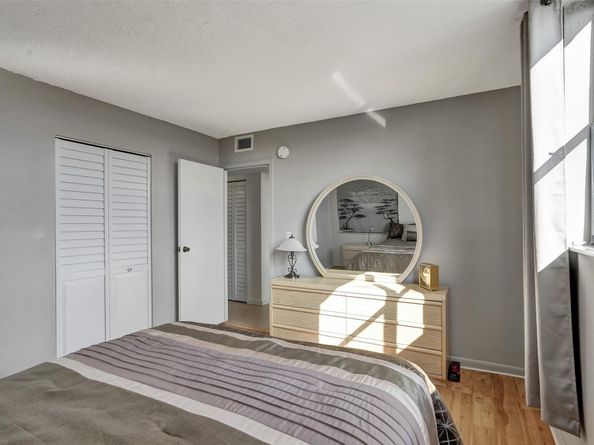 2831 Somerset Dr 414, Lauderdale Lakes FL 33311