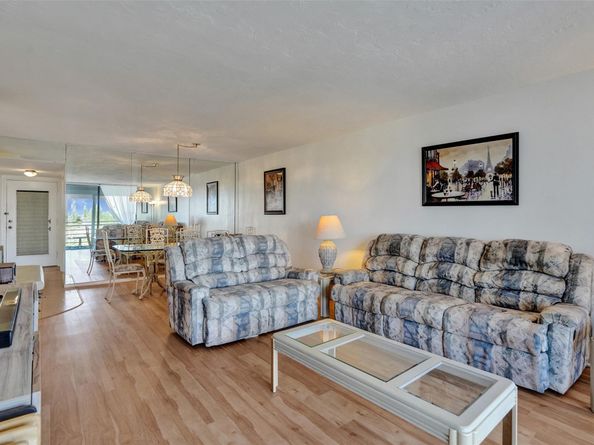 2831 Somerset Dr 414, Lauderdale Lakes FL 33311