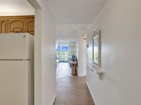 2831 Somerset Dr 414, Lauderdale Lakes FL 33311