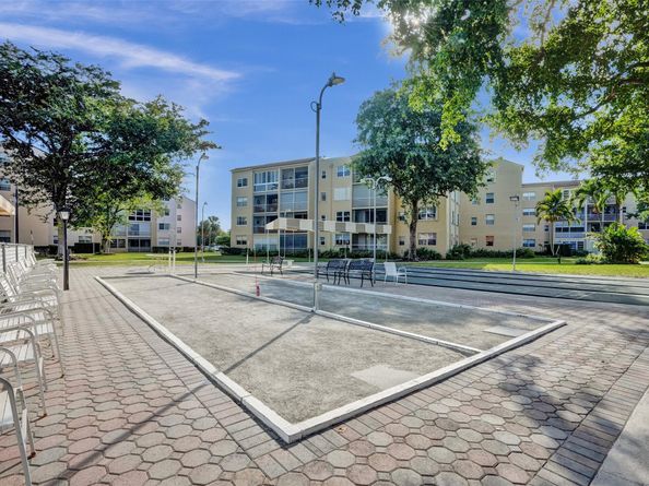 2831 Somerset Dr 414, Lauderdale Lakes FL 33311