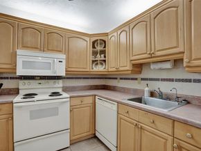 2831 Somerset Dr 414, Lauderdale Lakes FL 33311