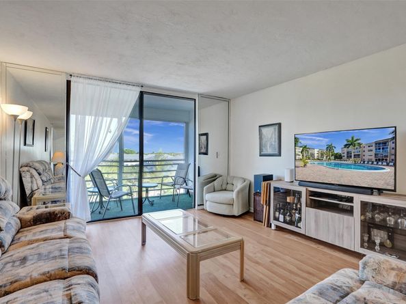 2831 Somerset Dr 414, Lauderdale Lakes FL 33311