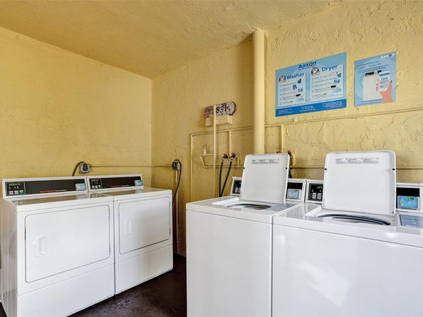 2831 Somerset Dr 414, Lauderdale Lakes FL 33311