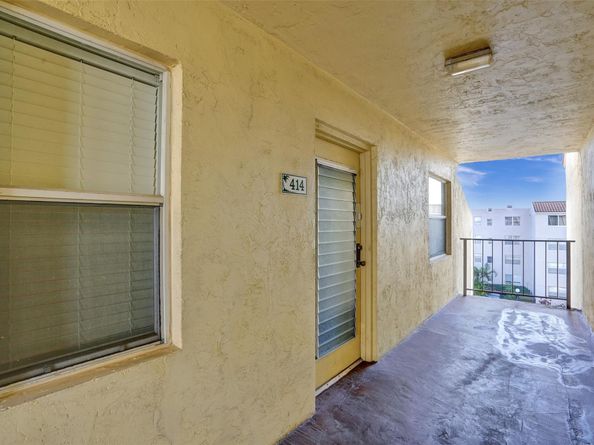 2831 Somerset Dr 414, Lauderdale Lakes FL 33311
