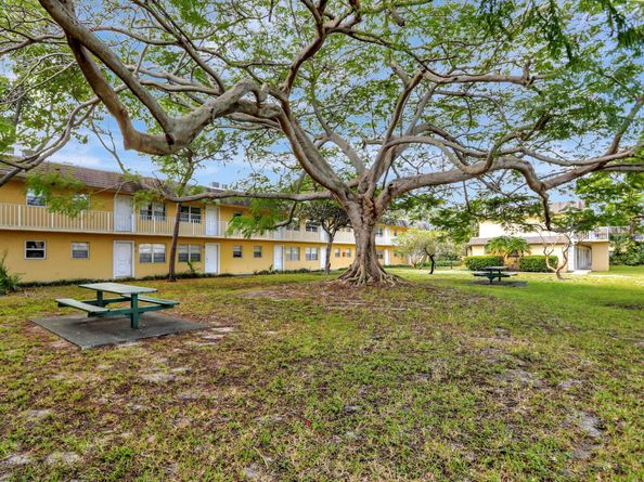 5168 NE 6th Ave 406, Fort Lauderdale FL 33334