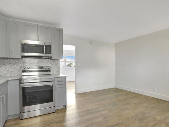 5168 NE 6th Ave 406, Fort Lauderdale FL 33334