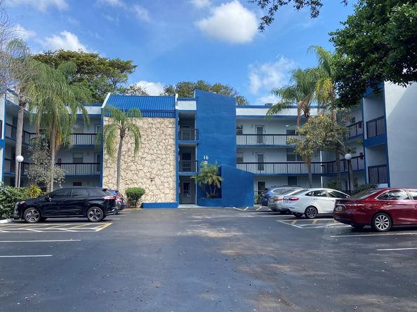 3070 Holiday Springs Boulevard 201, Margate FL 33063