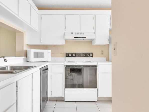 3146 Via Poinciana 315, Lake Worth FL 33467