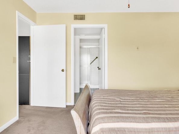 3146 Via Poinciana 315, Lake Worth FL 33467