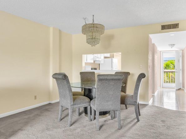3146 Via Poinciana 315, Lake Worth FL 33467