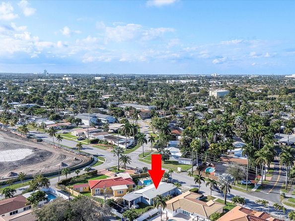 1322 Johnson St, Hollywood FL 33019