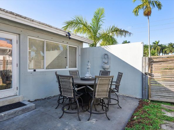 1322 Johnson St, Hollywood FL 33019