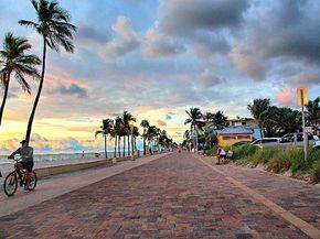 1322 Johnson St, Hollywood FL 33019