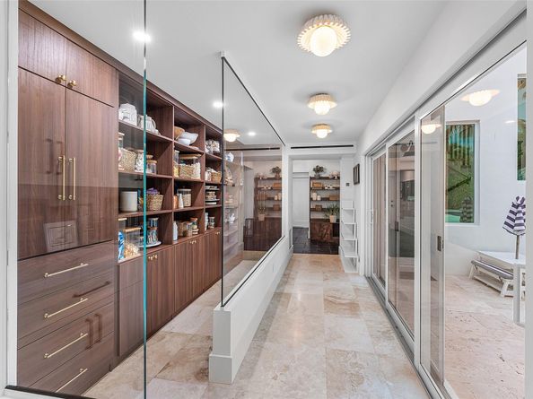 2421 NE 12th St, Fort Lauderdale FL 33304