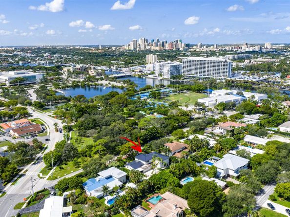 2421 NE 12th St, Fort Lauderdale FL 33304