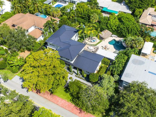 2421 NE 12th St, Fort Lauderdale FL 33304