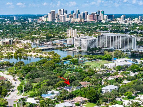 2421 NE 12th St, Fort Lauderdale FL 33304