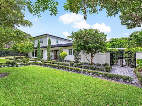2421 NE 12th St, Fort Lauderdale FL 33304